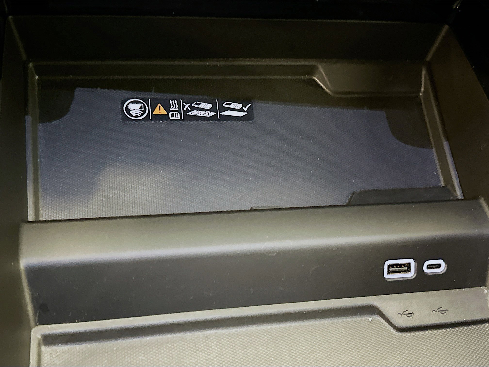 Used 2025 Chevrolet Suburban LT image 26