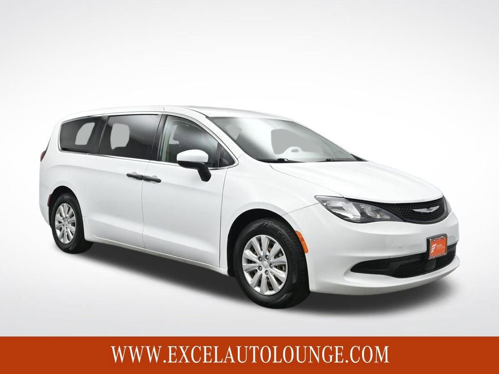 Used 2021 Chrysler Voyager L image 8