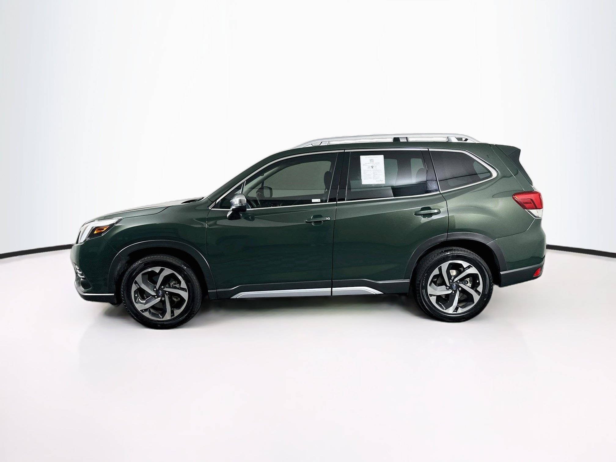 Used 2023 Subaru Forester Touring AWD/4WD image 4