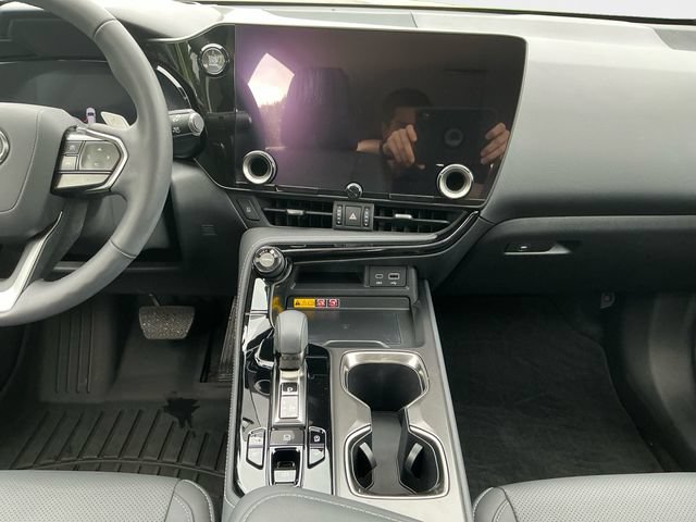 Used 2025 Lexus NX 350 AWD w/ Cold Area Package image 12