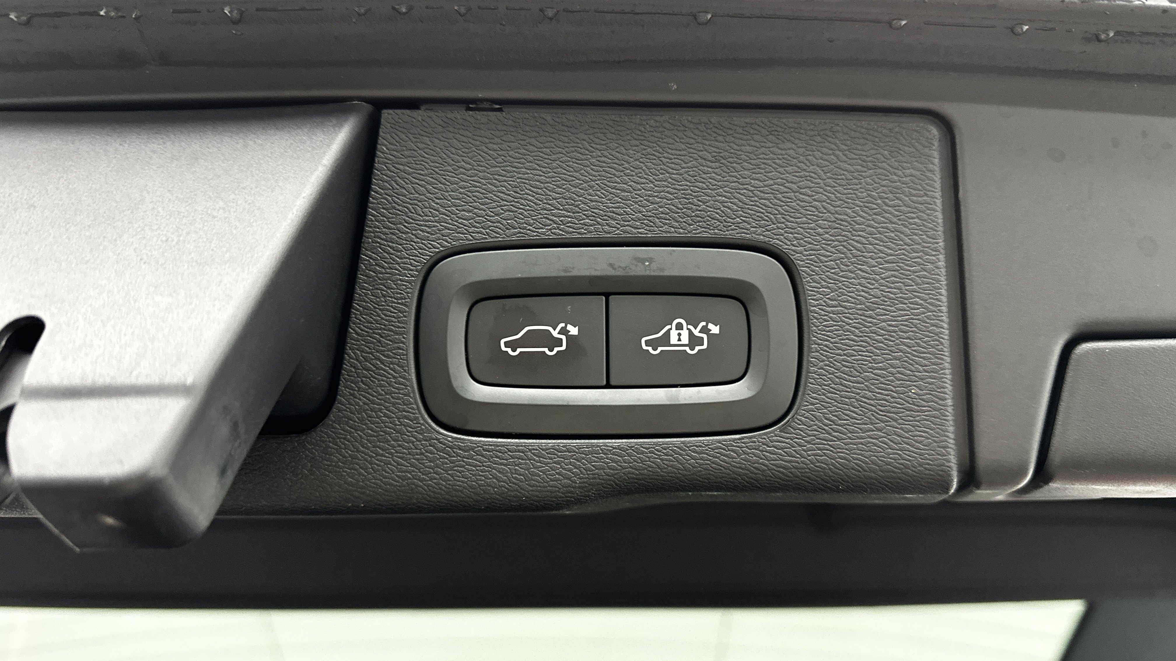 Used 2019 Volvo XC60 T6 Inscription w/ Protection Package Premier image 35