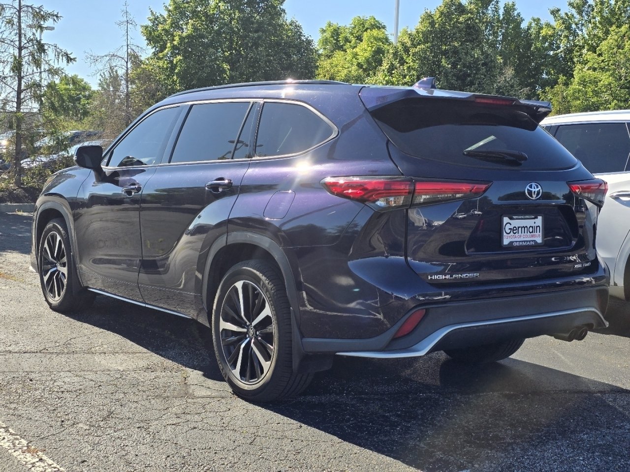 Used 2021 Toyota Highlander XSE AWD/4WD image 5