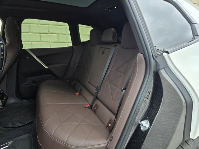 Used 2024 BMW iX xDrive50 w/ Sport Package AWD/4WD image 34