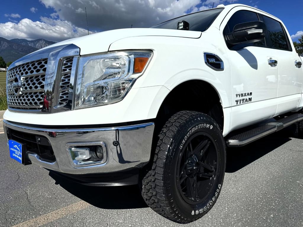 Used 2017 Nissan Titan SV RWD image 9