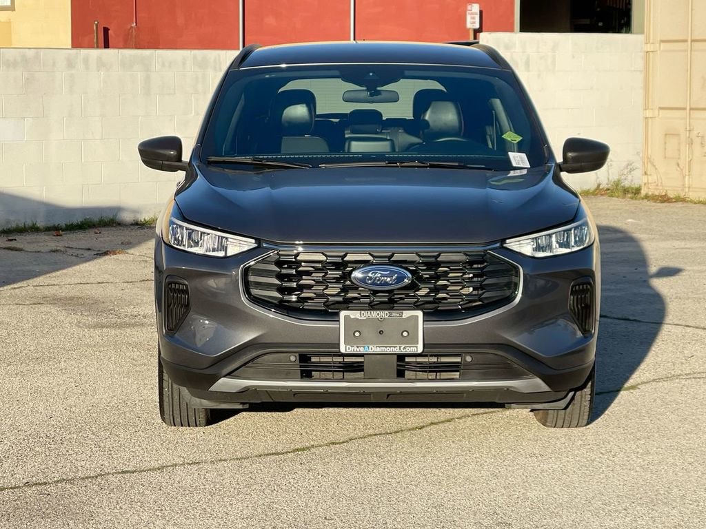 Used 2025 Ford Escape ST-Line w/ Equipment Group 301A image 3