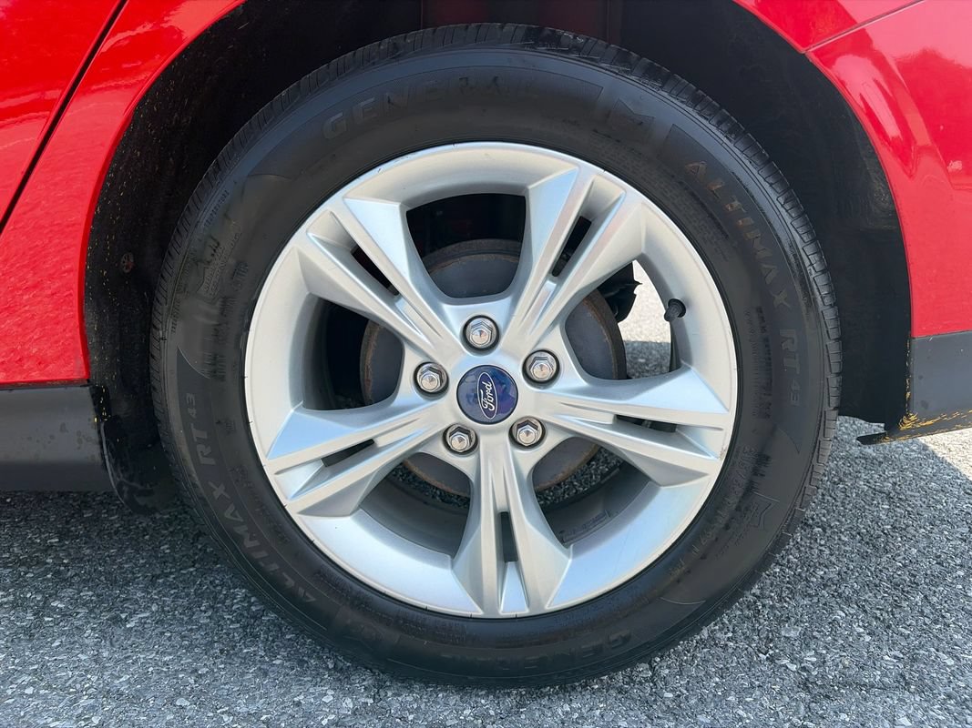 Used 2014 Ford Focus SE FWD image 29