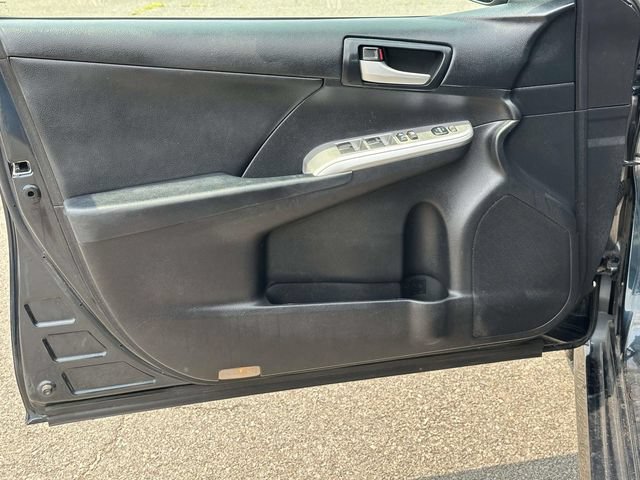 Used 2014 Toyota Camry SE FWD image 11