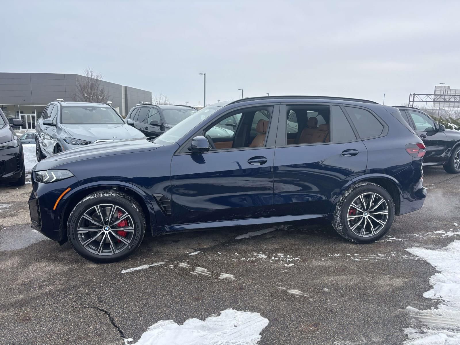 New 2026 BMW X5 xDrive40i w/ M Sport Package AWD/4WD image 4