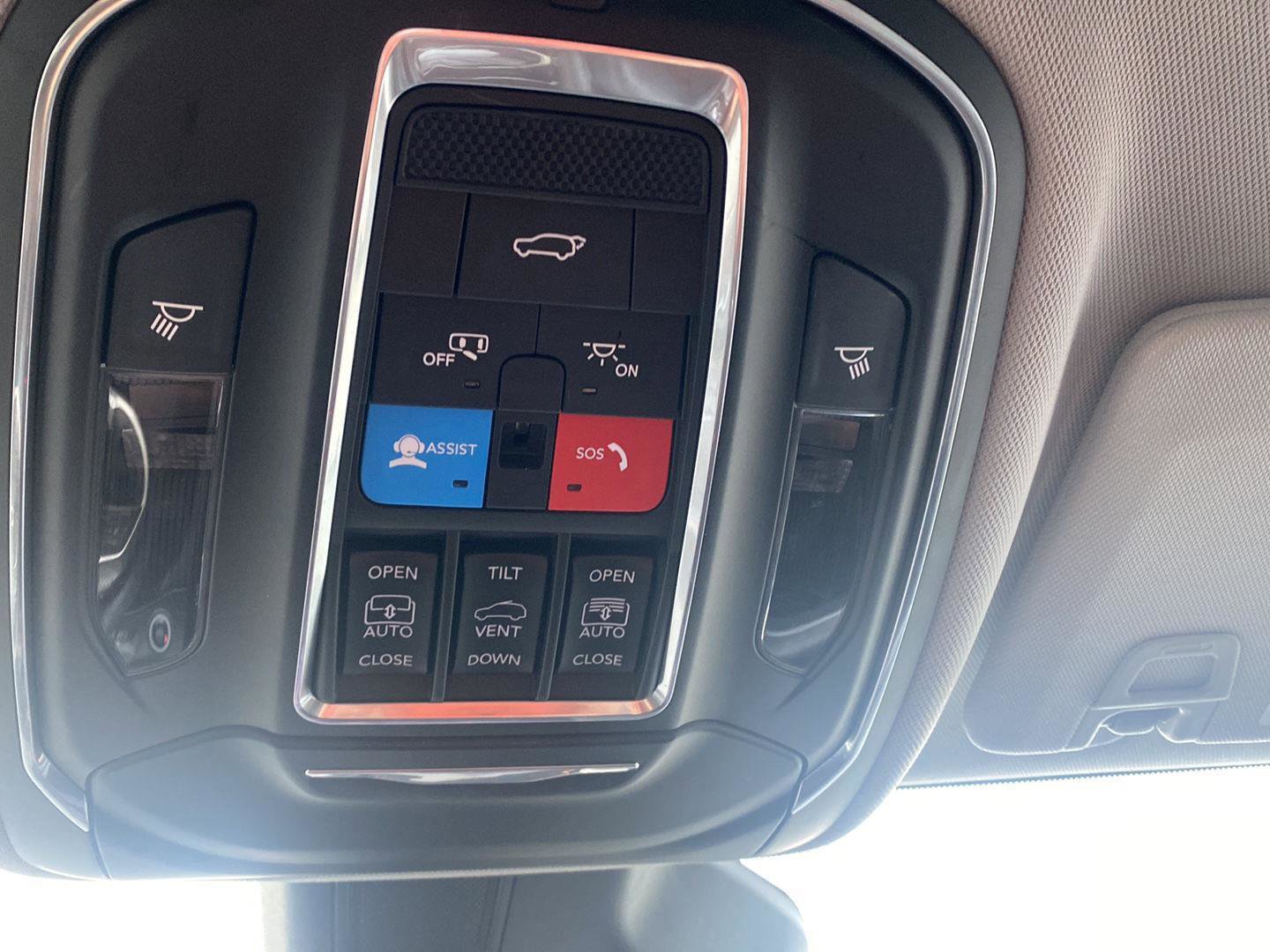 Used 2022 Jeep Grand Cherokee L Limited image 13