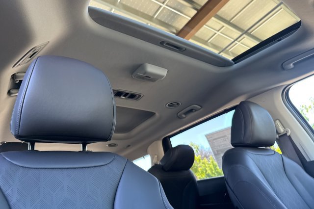 New 2027 Kia Carnival SX FWD image 20
