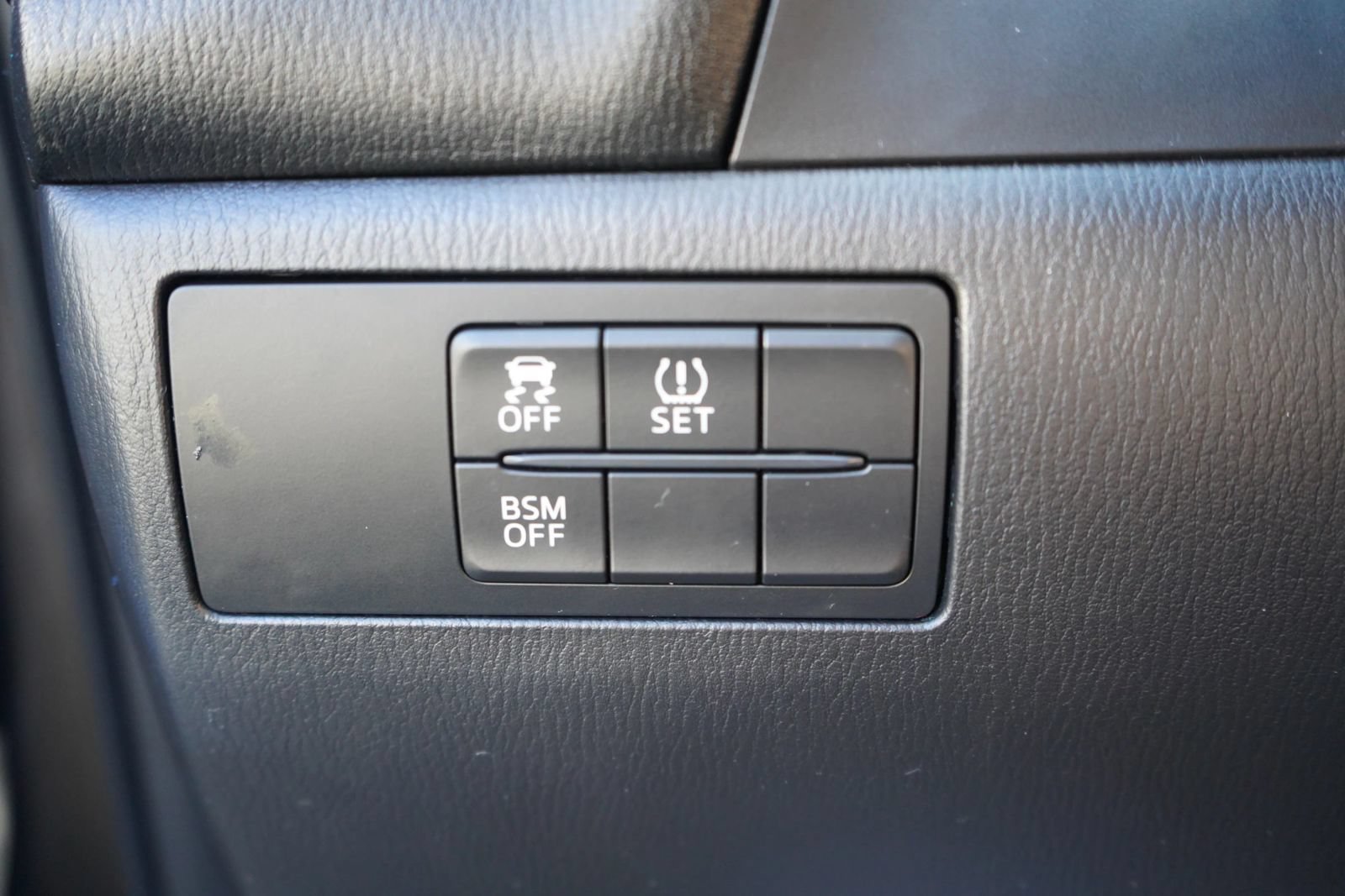 Used 2014 MAZDA MAZDA3 i Grand Touring FWD image 15