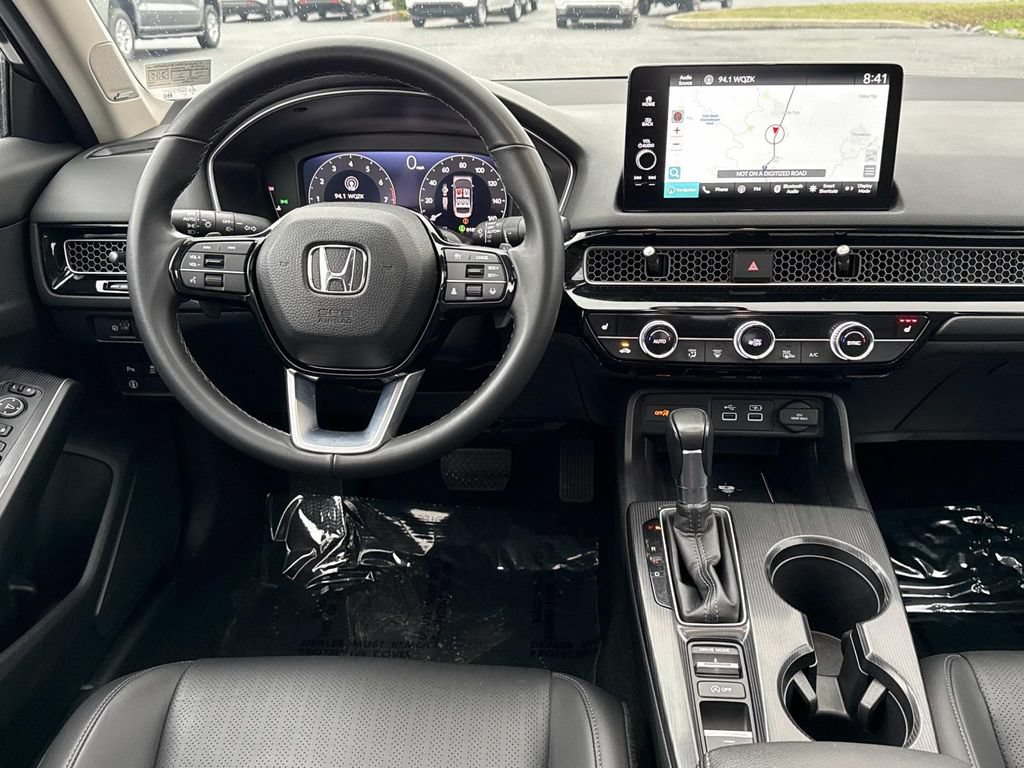 Used 2024 Honda Civic Touring image 3