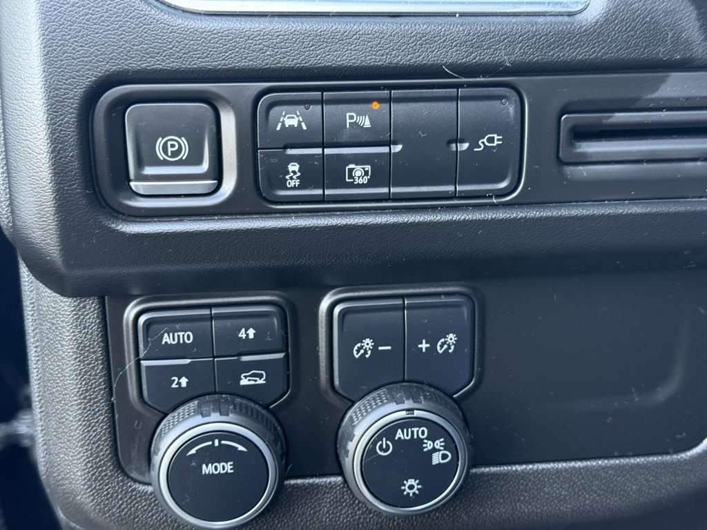 Used 2022 Chevrolet Tahoe RST w/ Luxury Package image 31