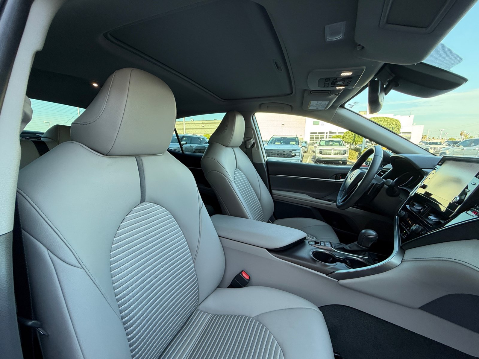 Used 2023 Toyota Camry SE w/ Audio Upgrade Package FWD image 19