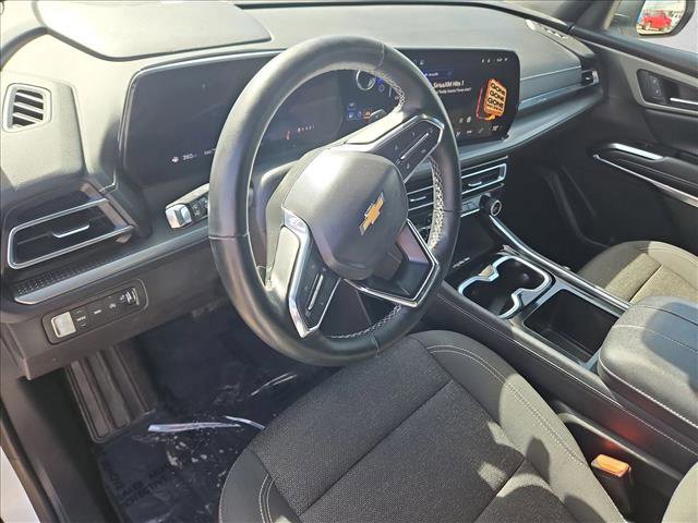 Used 2025 Chevrolet Traverse LT image 10