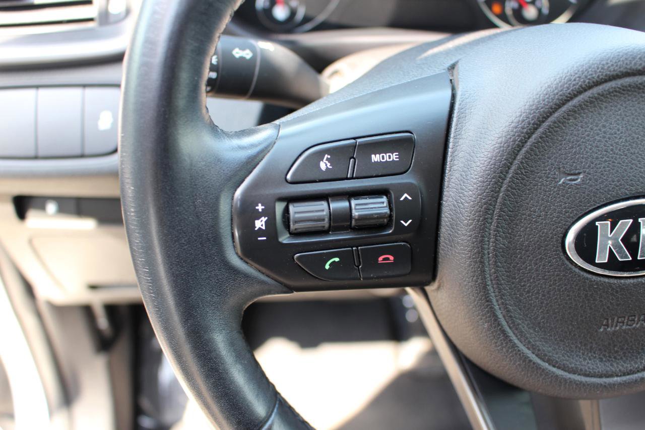 Used 2016 Kia Sorento LX w/ LX Convenience Package image 17