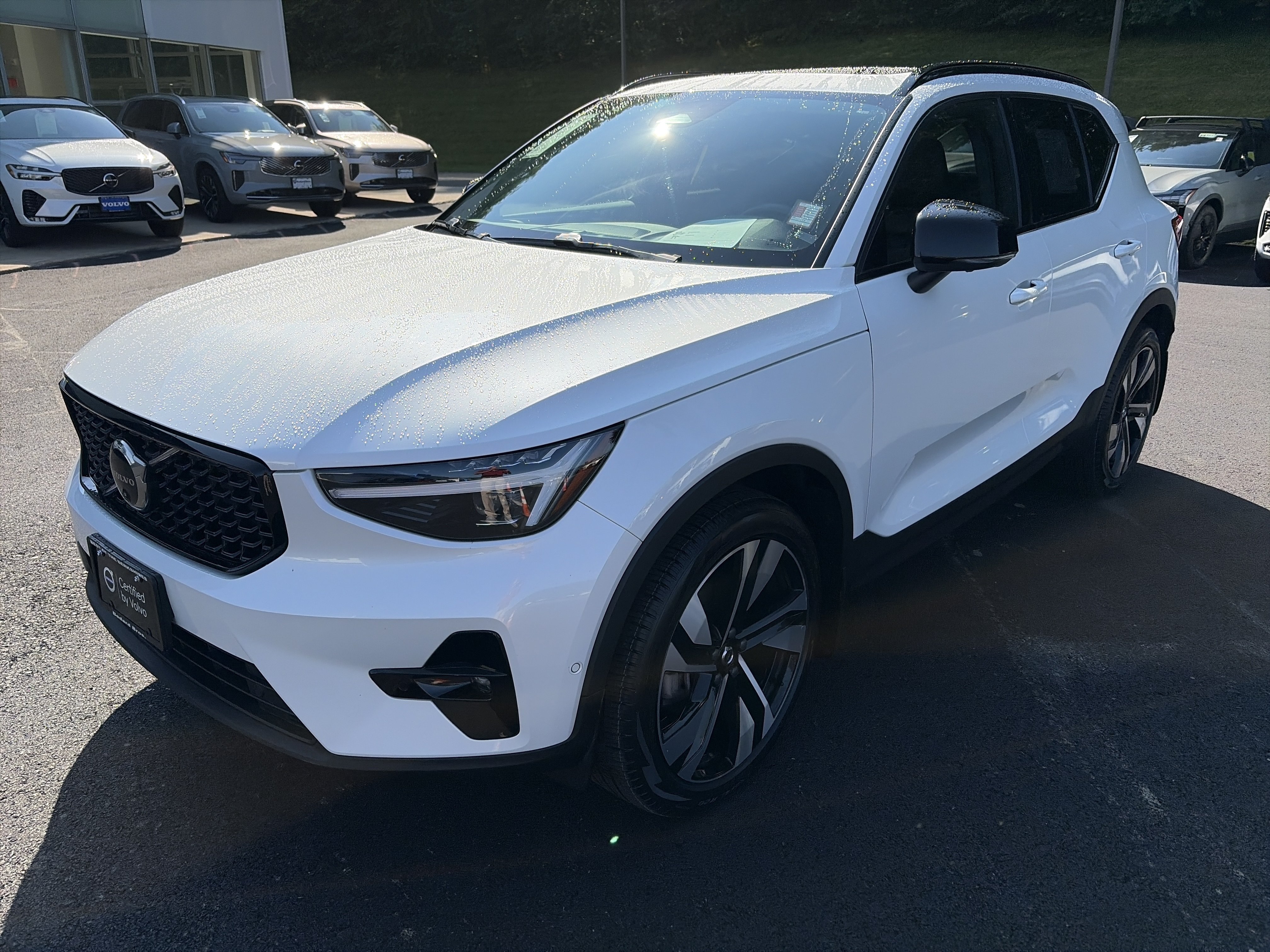 Certified 2023 Volvo XC40 B5 Ultimate w/ Protection Package Premier AWD/4WD image 1