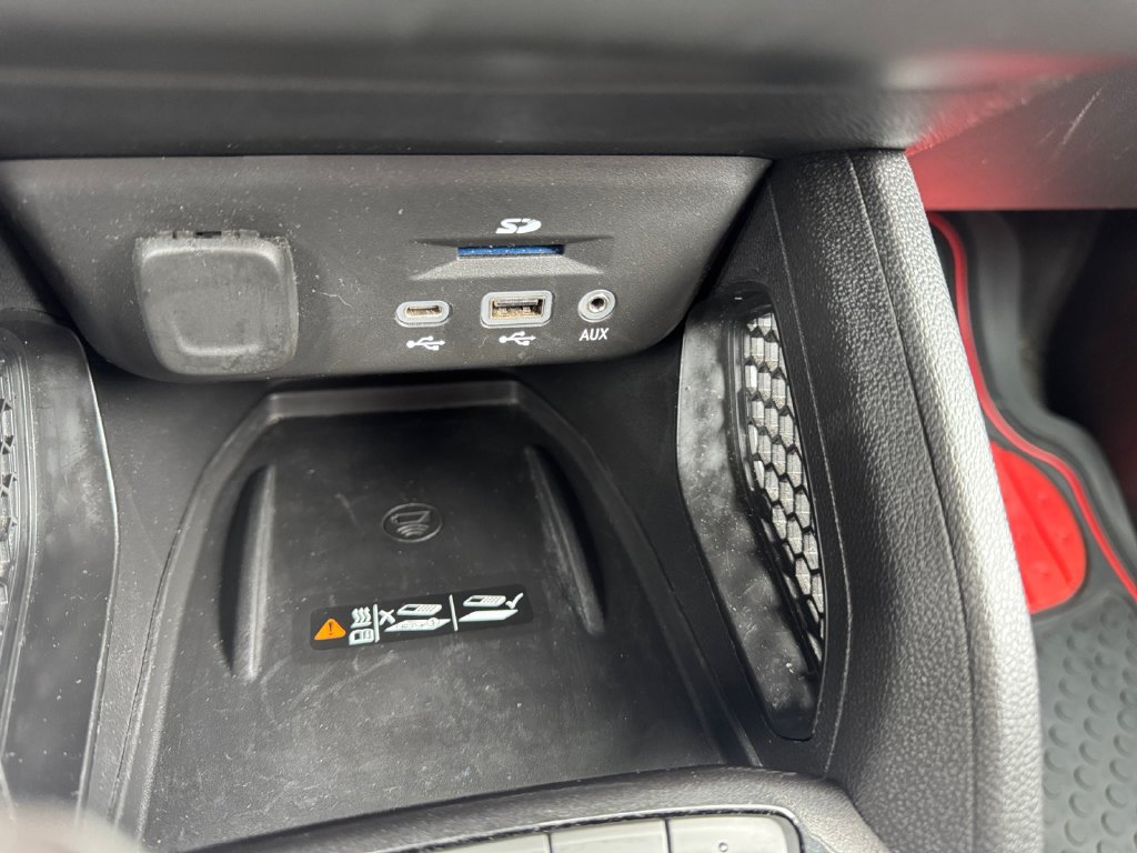 Used 2022 Chevrolet TrailBlazer RS w/ Sun and Liftgate Package AWD/4WD image 23