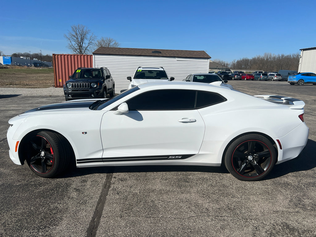 Used 2016 Chevrolet Camaro SS image 2