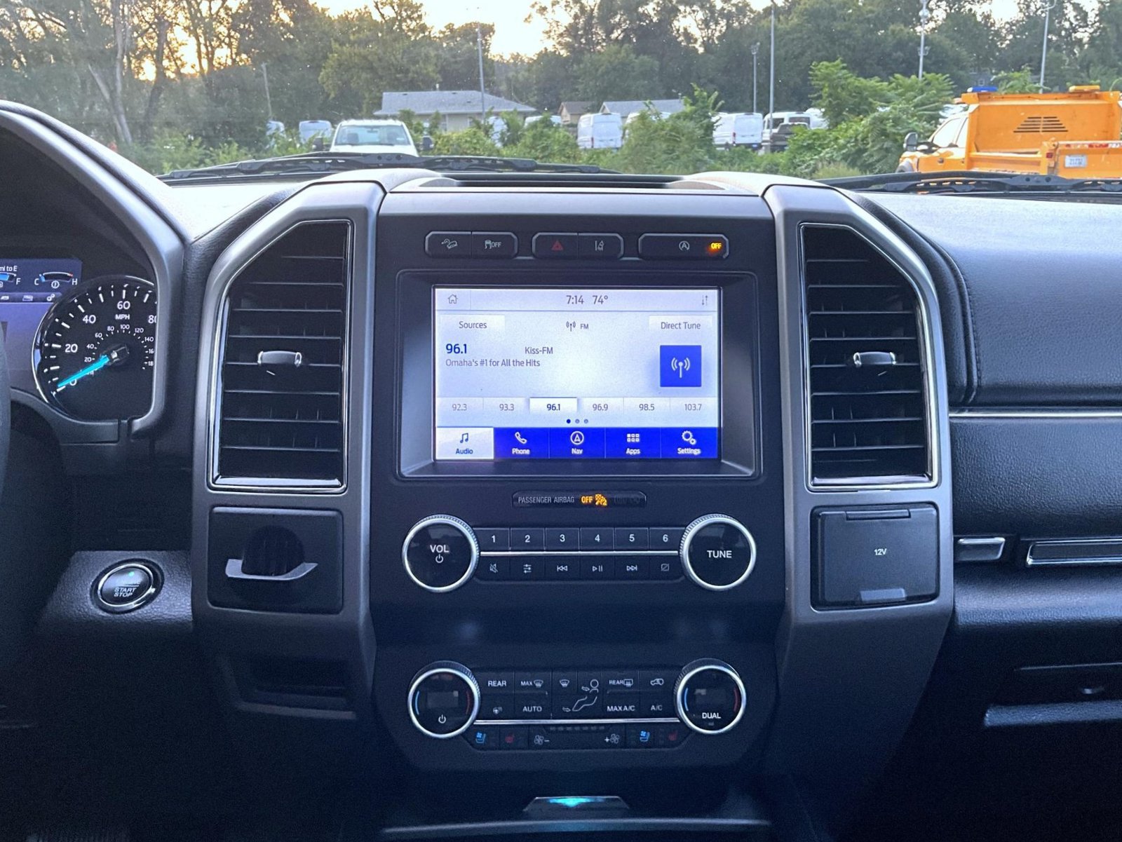 Used 2021 Ford Expedition Max XLT AWD/4WD image 14