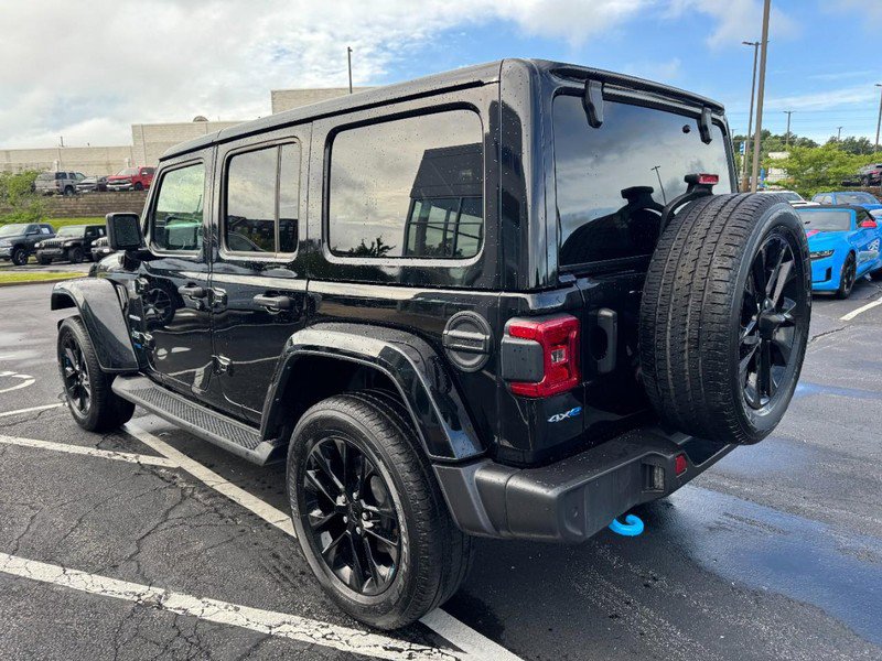 Used 2022 Jeep Wrangler Unlimited Sahara w/ Cold Weather Group AWD/4WD image 5