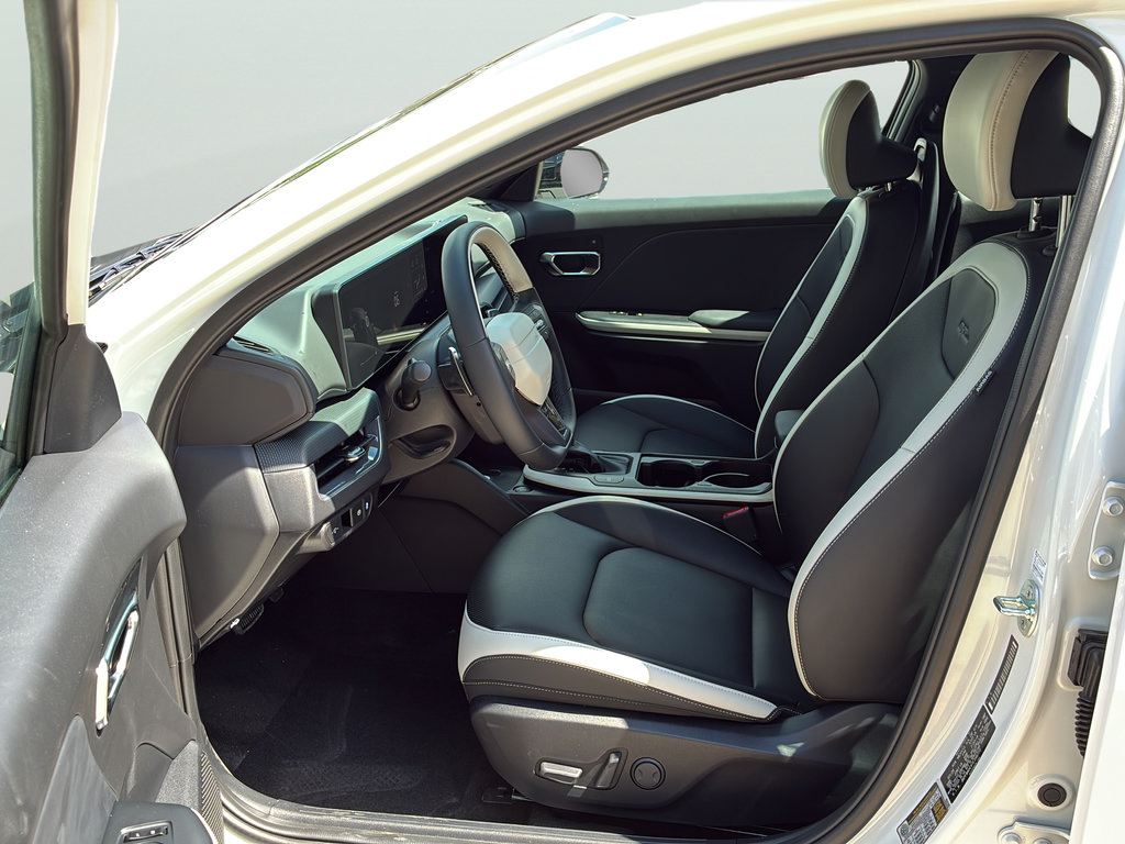 New 2026 Kia K4 GT-Line FWD image 13