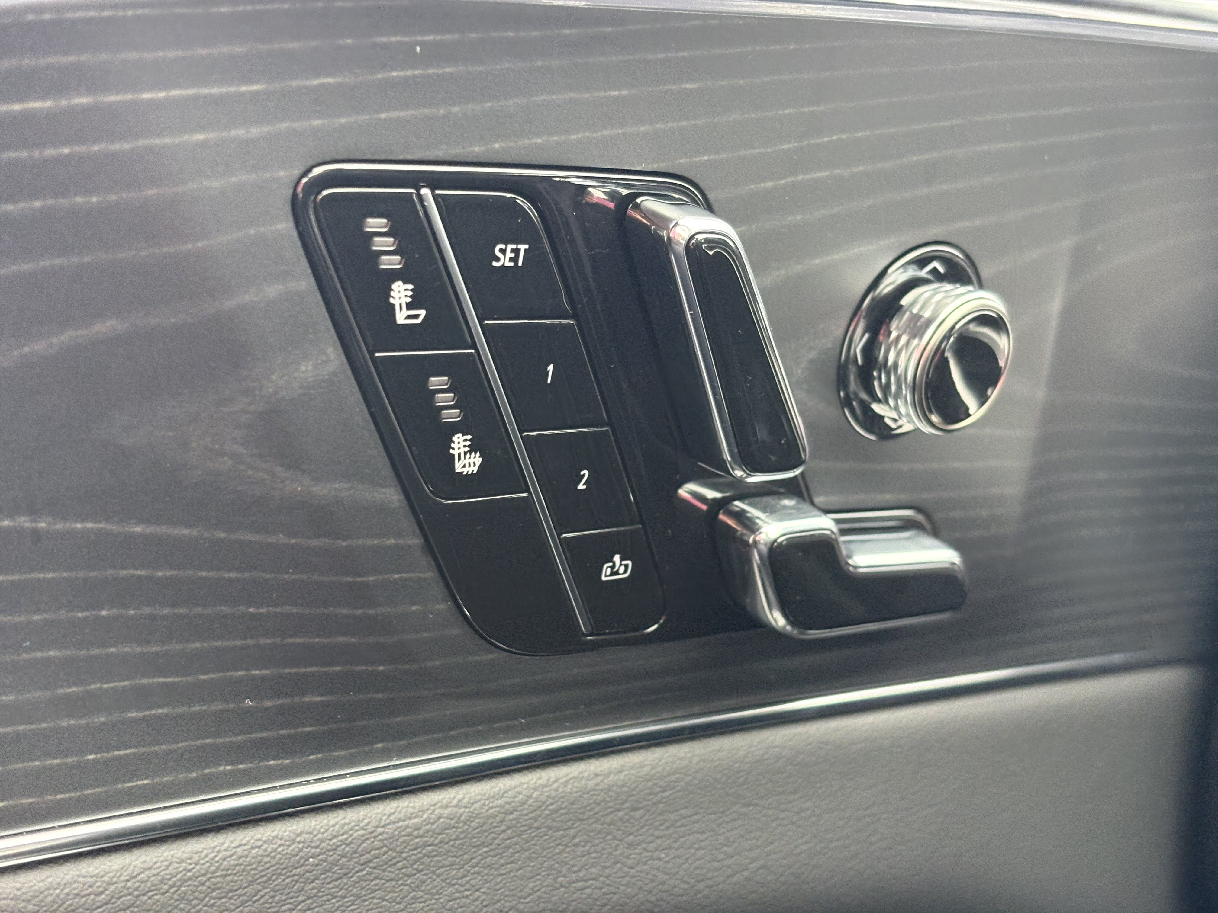 Used 2024 Cadillac Lyriq Sport AWD/4WD image 32