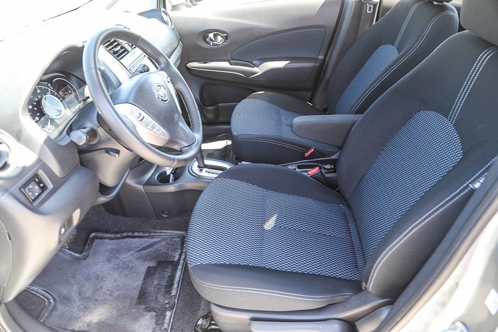 Used 2015 Nissan Versa Note SV image 17