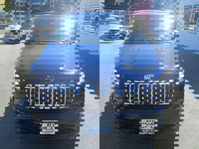 Used 2016 Jeep Cherokee Sport image 2