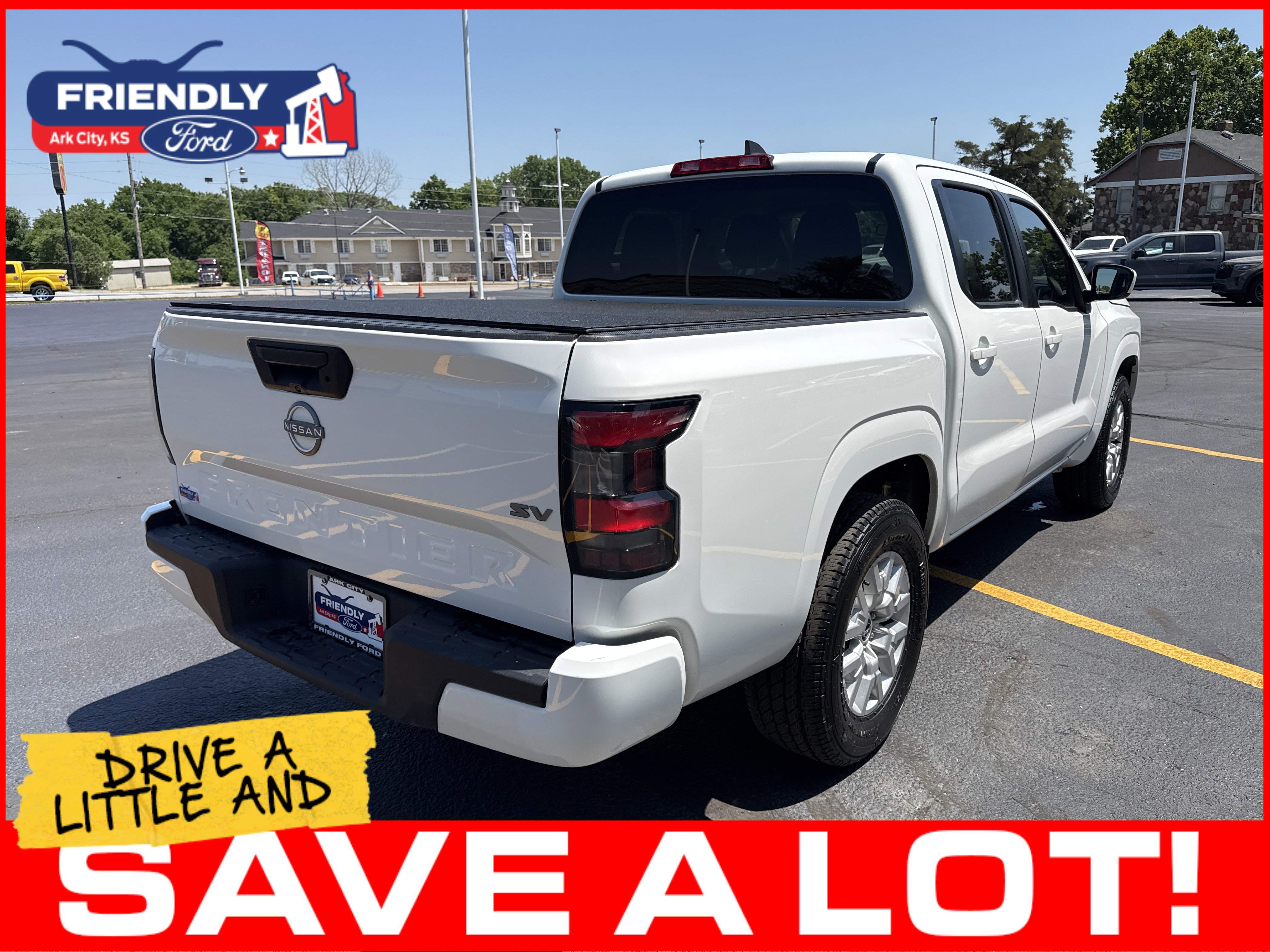 Used 2023 Nissan Frontier SV RWD image 8