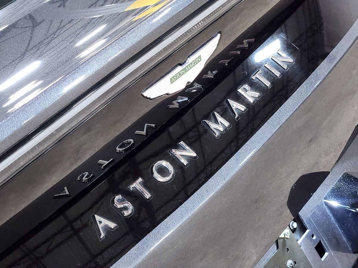 Used 2023 Aston Martin V12 Vantage image 39