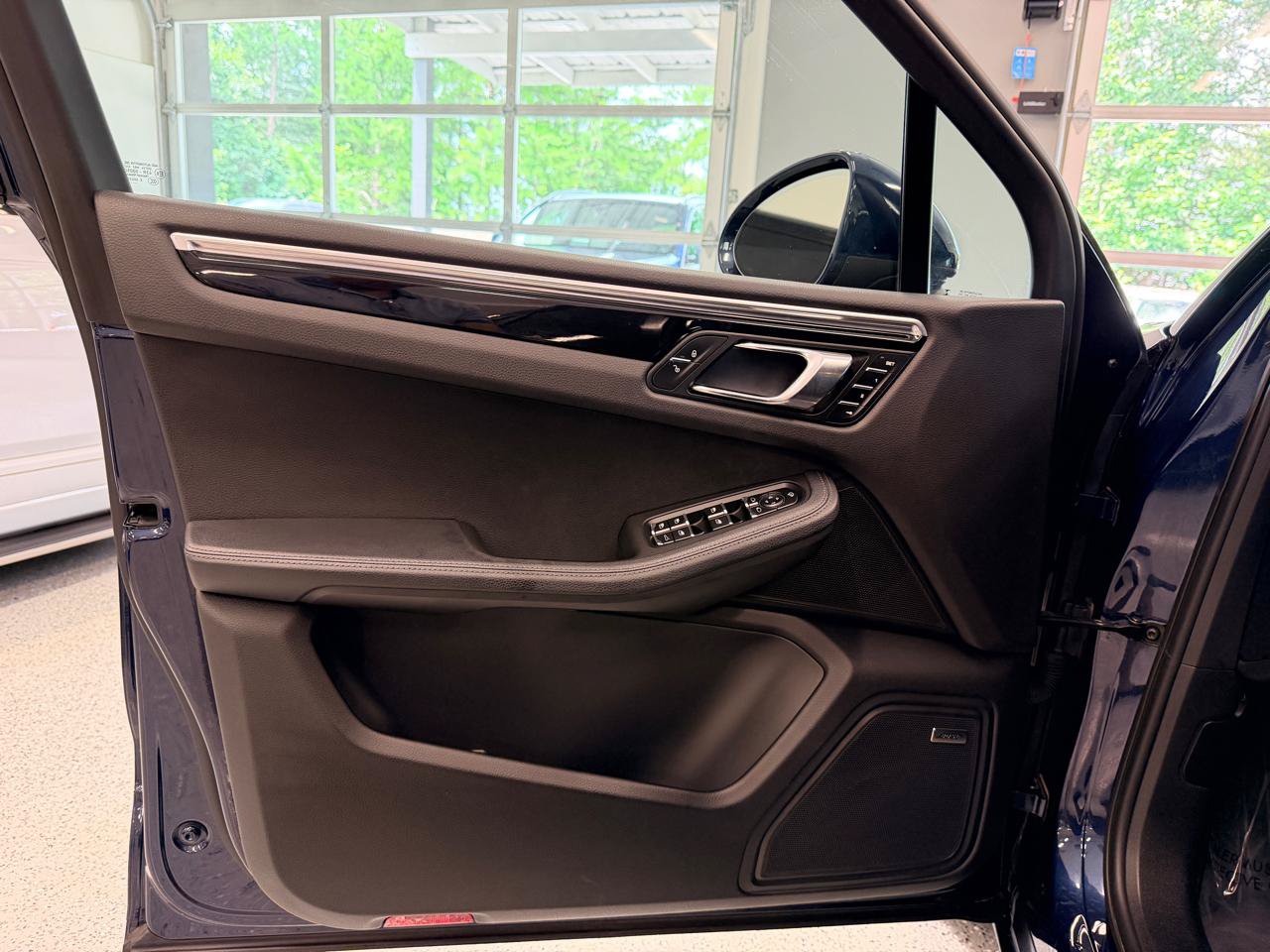 Used 2015 Porsche Macan S AWD/4WD image 16