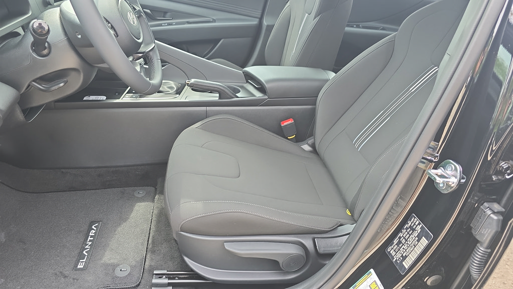 New 2026 Hyundai Elantra Sport FWD image 13