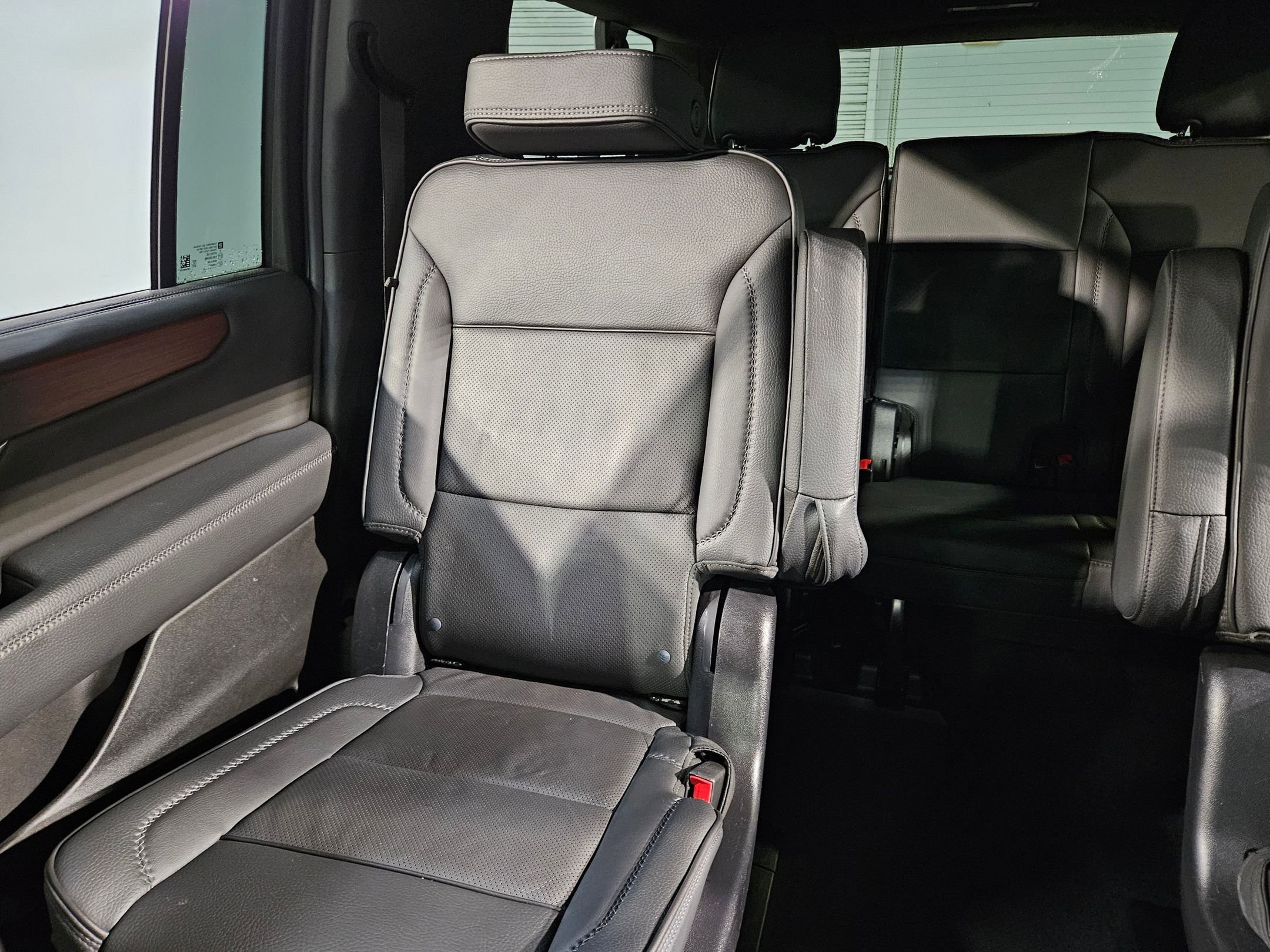 Used 2025 GMC Yukon XL Denali AWD/4WD image 12