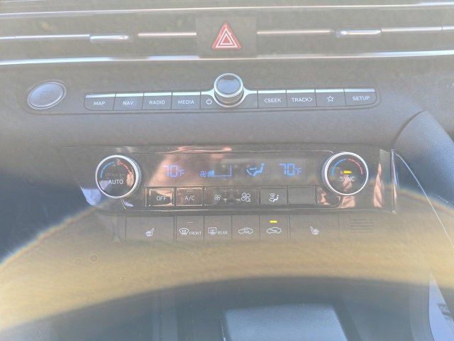 Used 2023 Hyundai Elantra SEL w/ Convenience Package image 16