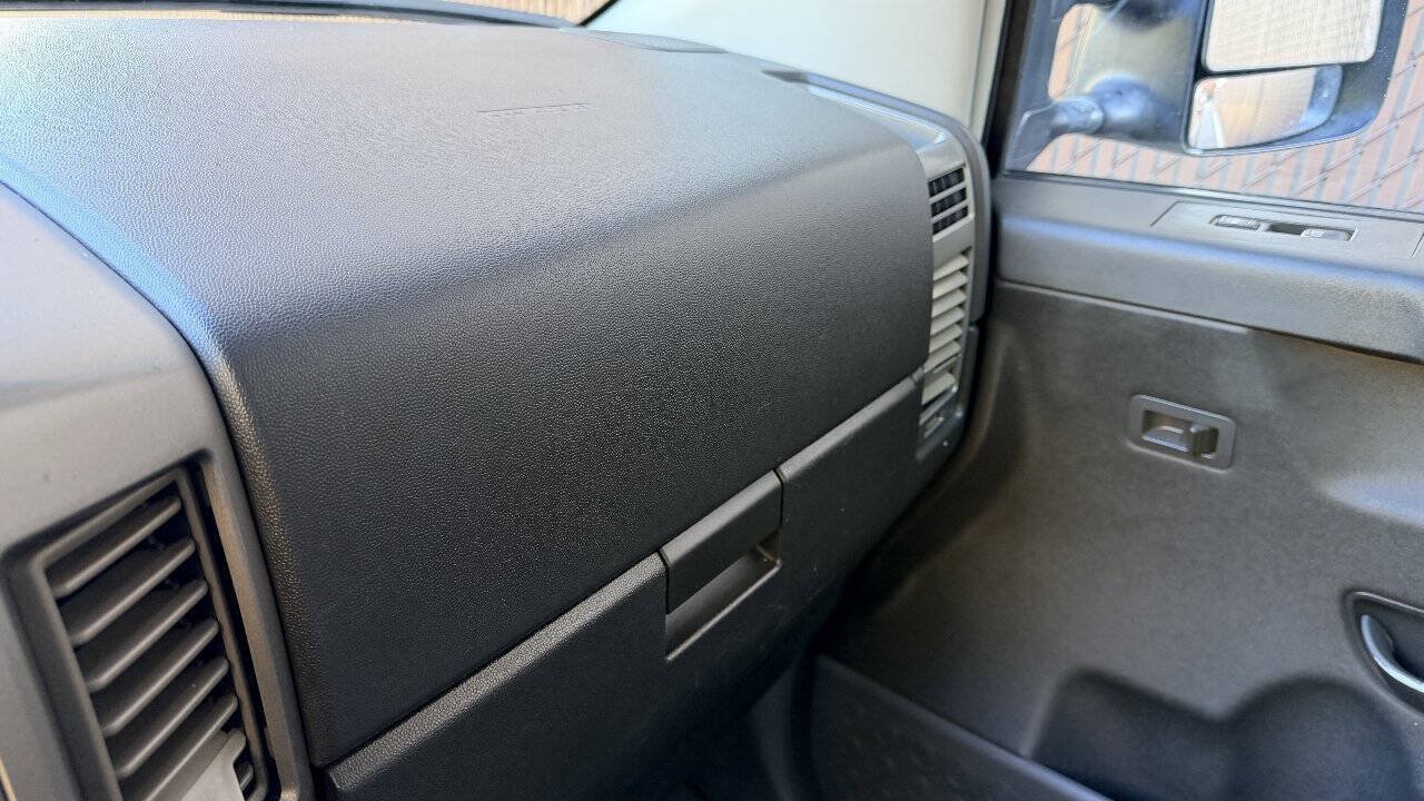 Used 2005 Nissan Titan SE AWD/4WD image 18