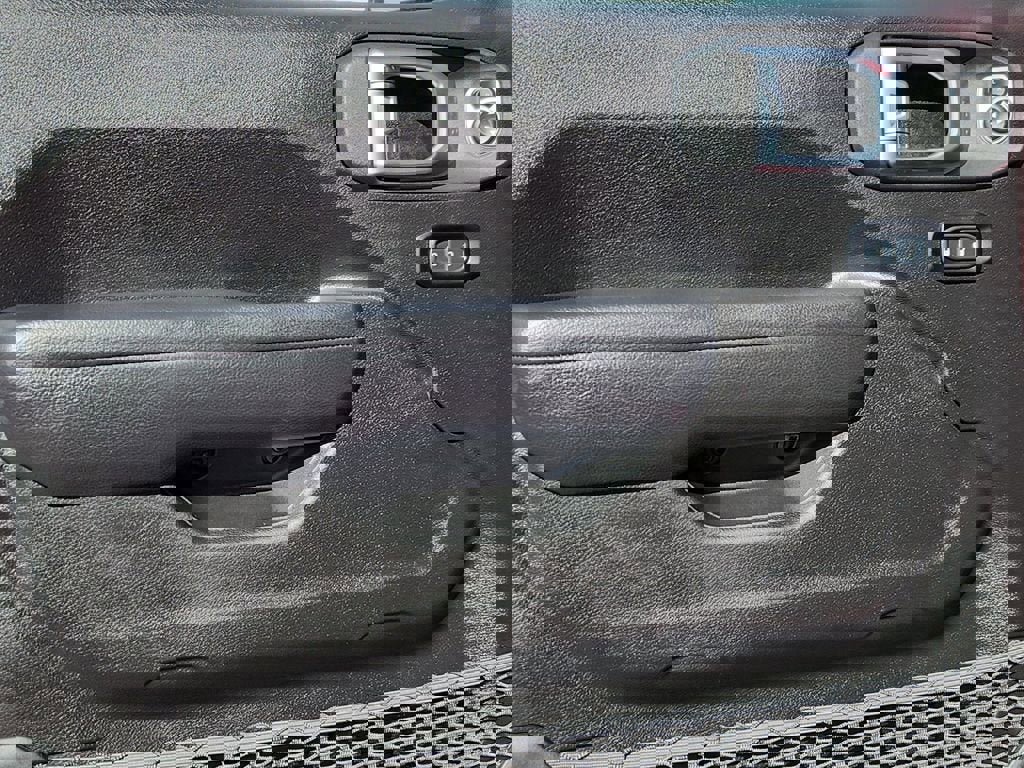 Used 2024 Jeep Wrangler Sport image 18