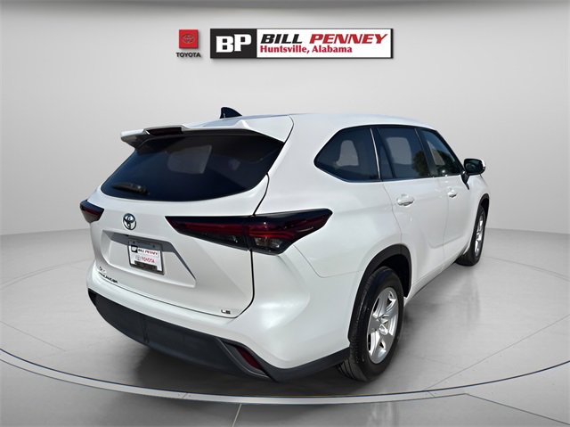Used 2024 Toyota Highlander LE image 5