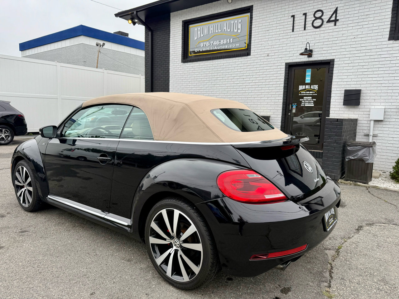 Used 2014 Volkswagen Beetle R-Line image 27