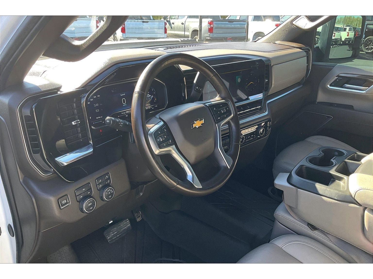 Used 2025 Chevrolet Silverado 3500 LT w/ Safety Package AWD/4WD image 16