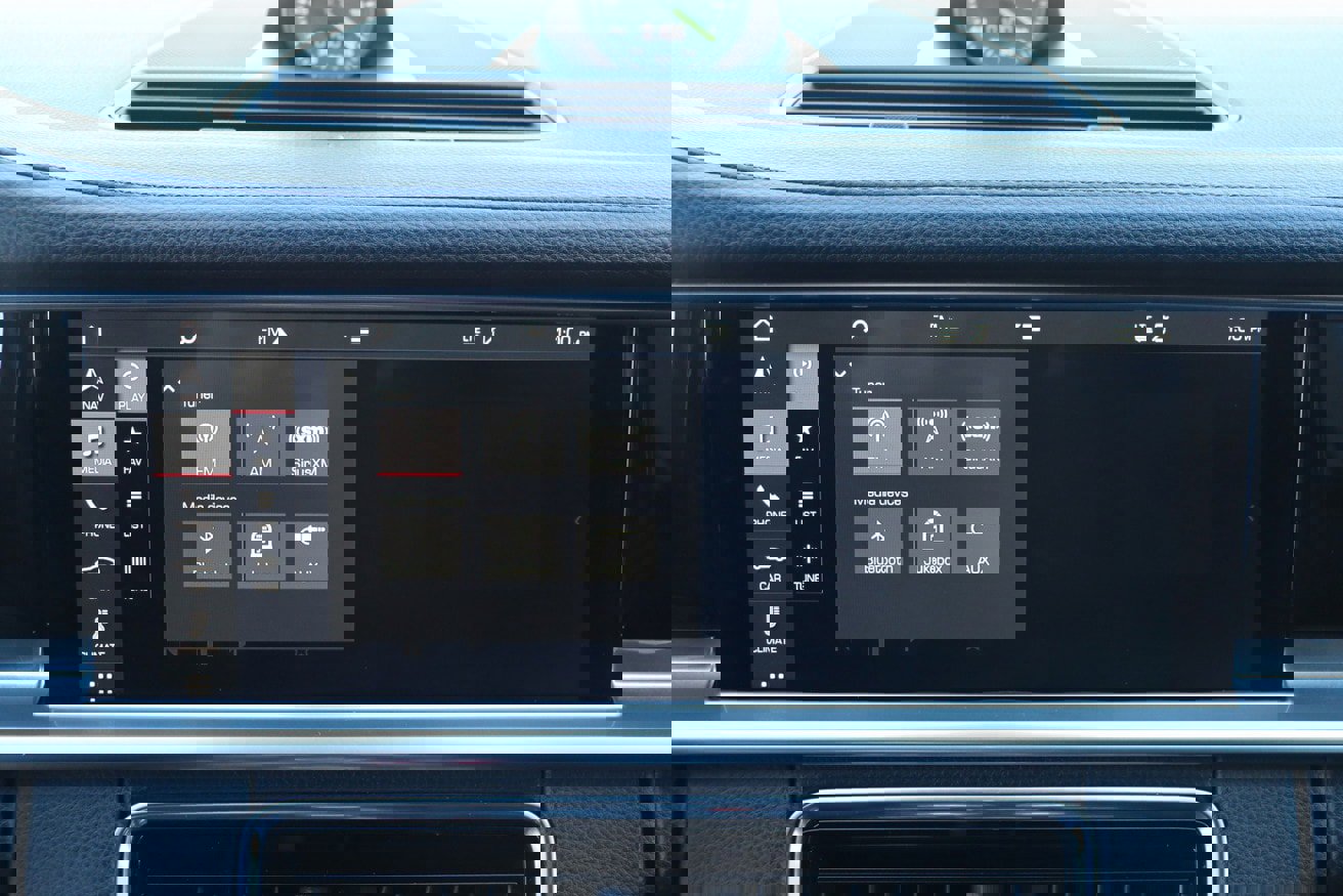 Used 2018 Porsche Panamera 4 w/ Premium Package Plus image 35