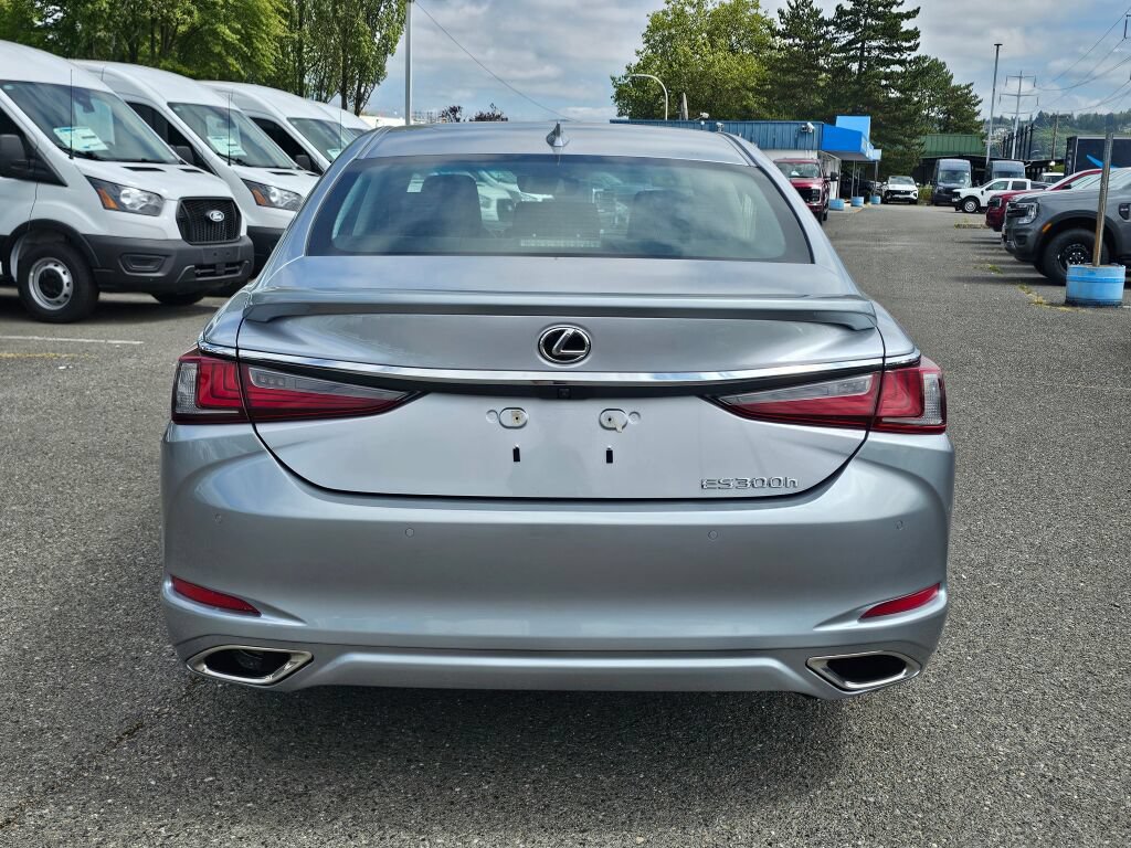 Used 2025 Lexus ES 300h w/ Premium Package FWD image 6