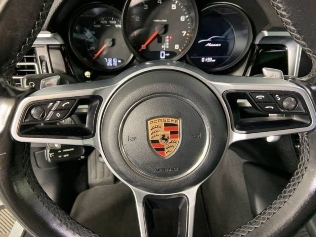 Used 2019 Porsche Macan AWD/4WD image 32