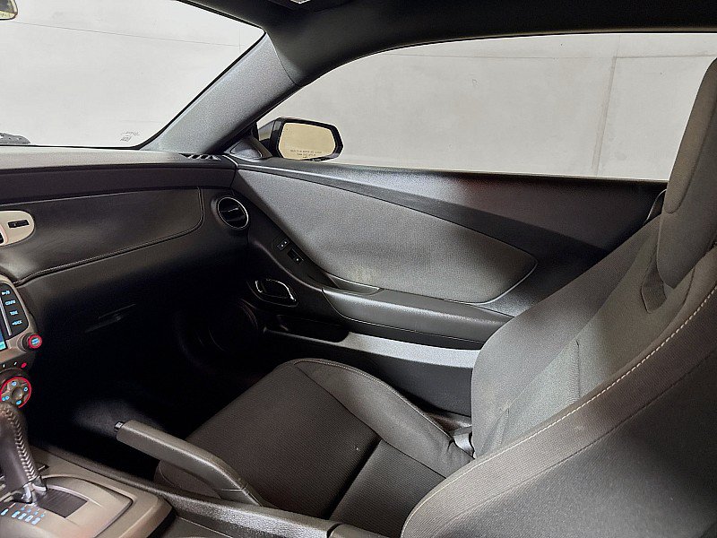 Used 2015 Chevrolet Camaro LT RWD image 21