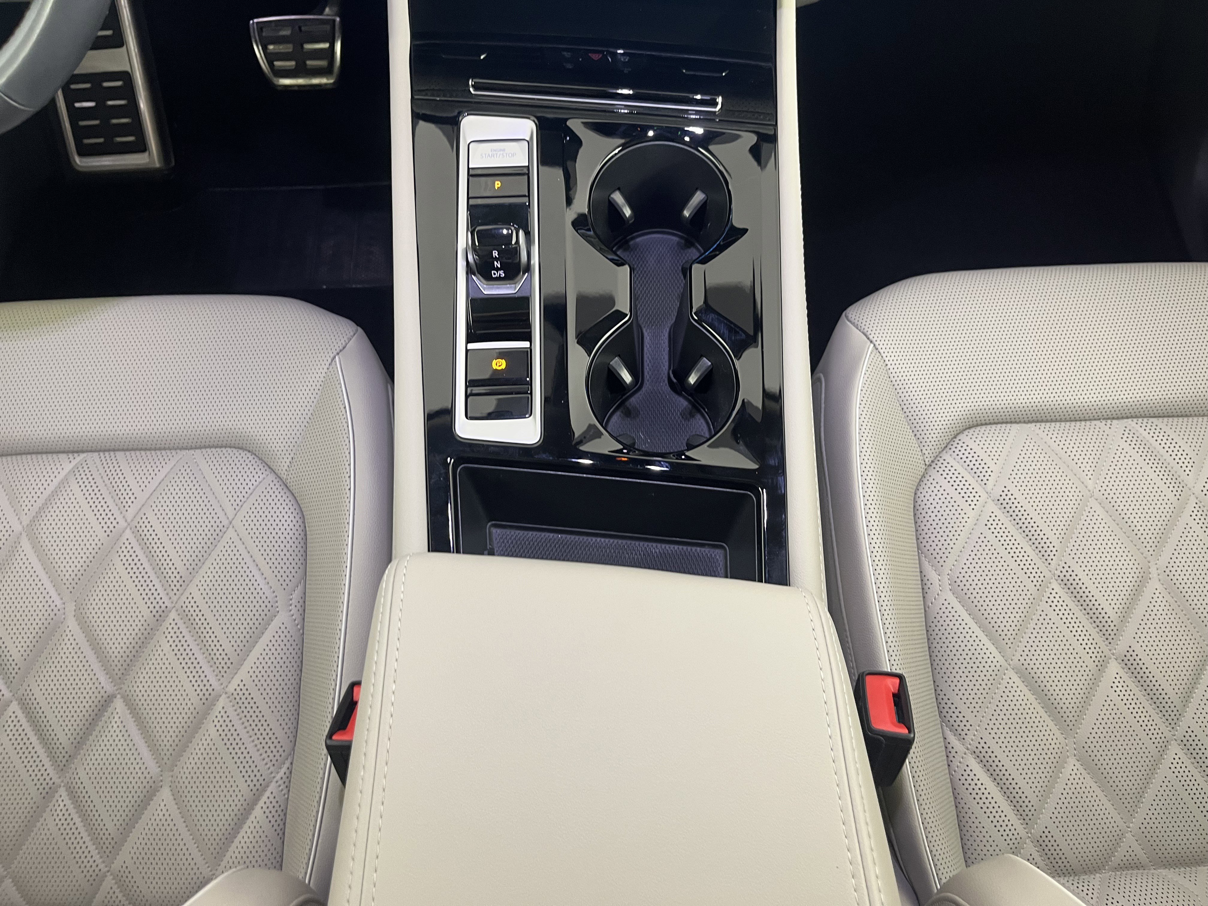 Certified 2024 Volkswagen Atlas SEL Premium R-Line AWD/4WD image 16