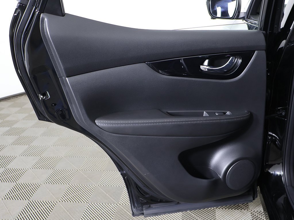 Used 2022 Nissan Rogue Sport SV w/ Technology Package image 24