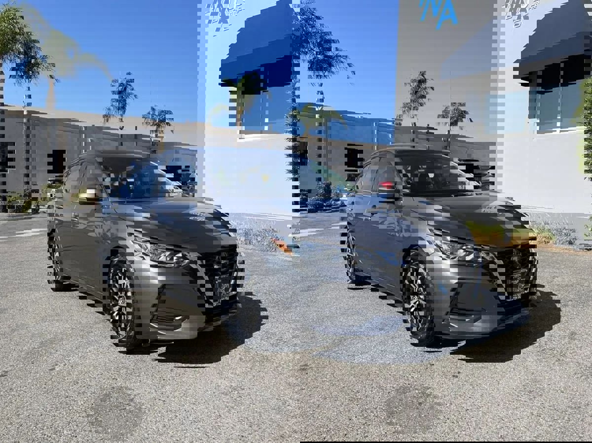 Used 2023 Nissan Sentra SV image 3