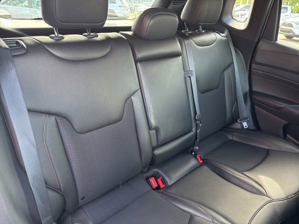 Used 2025 Jeep Compass Trailhawk AWD/4WD image 18