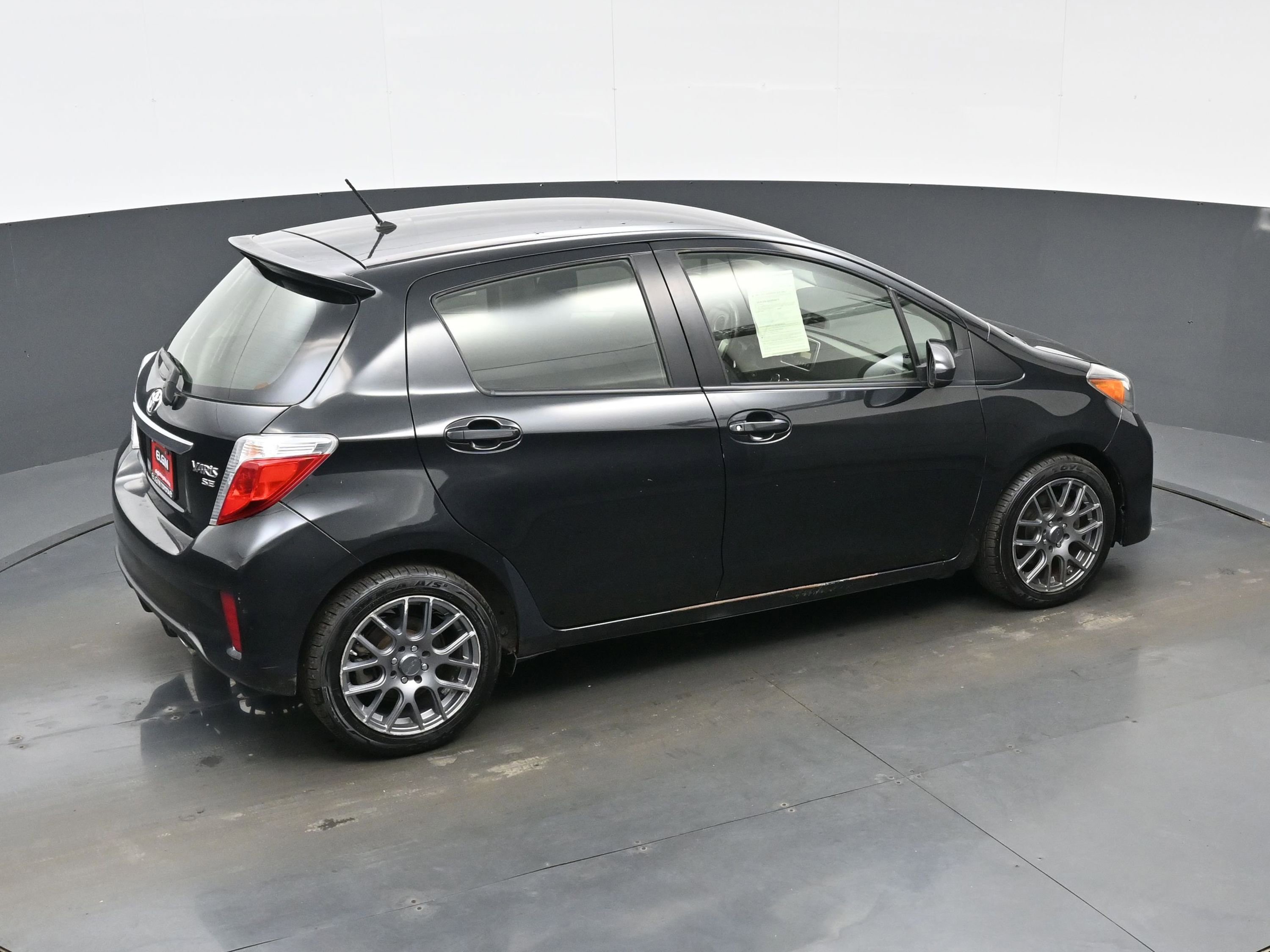 Used 2014 Toyota Yaris SE FWD image 37