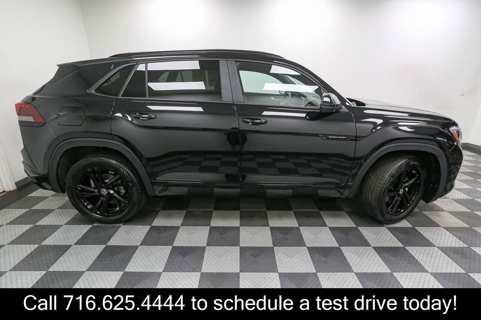 Certified 2026 Volkswagen Atlas Cross Sport SEL R-Line AWD/4WD image 9